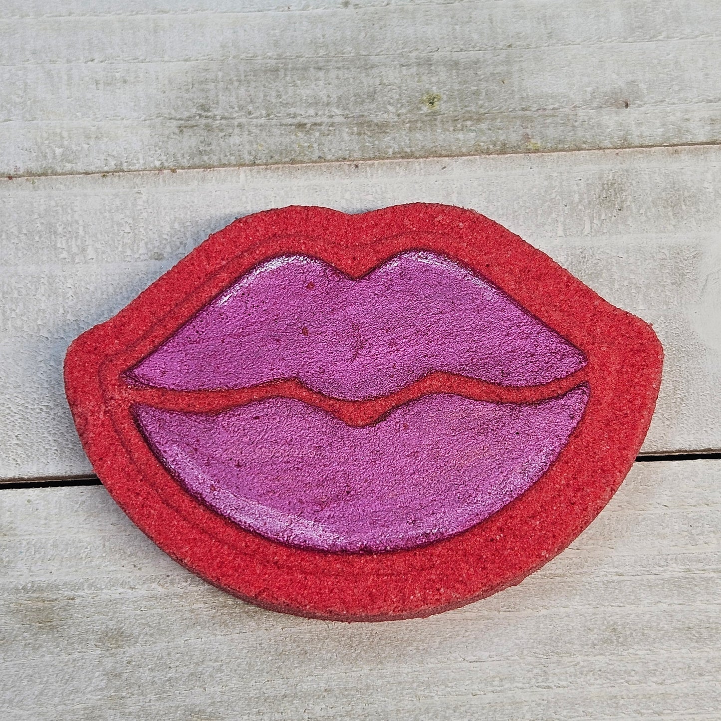 Pucker Up Bath Bomb